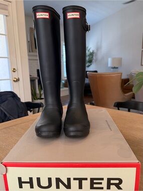 Hunter Original Tall Matte Black Waterproof Rain Boots | Classic Wellies US 8